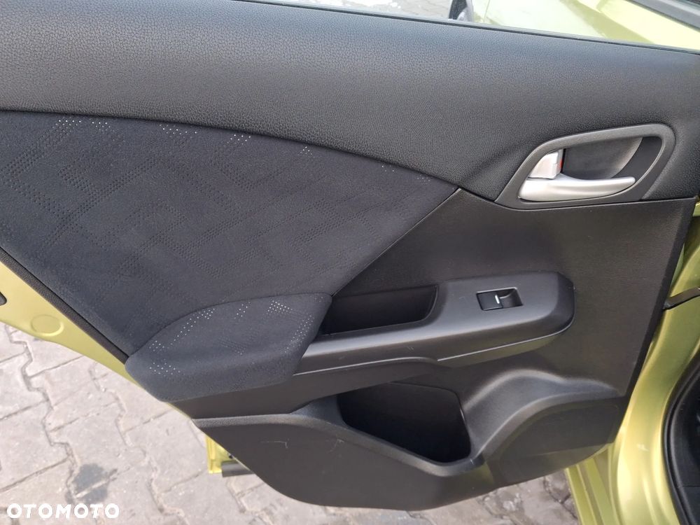 Honda Civic 1.4 i-VTEC Comfort - 21