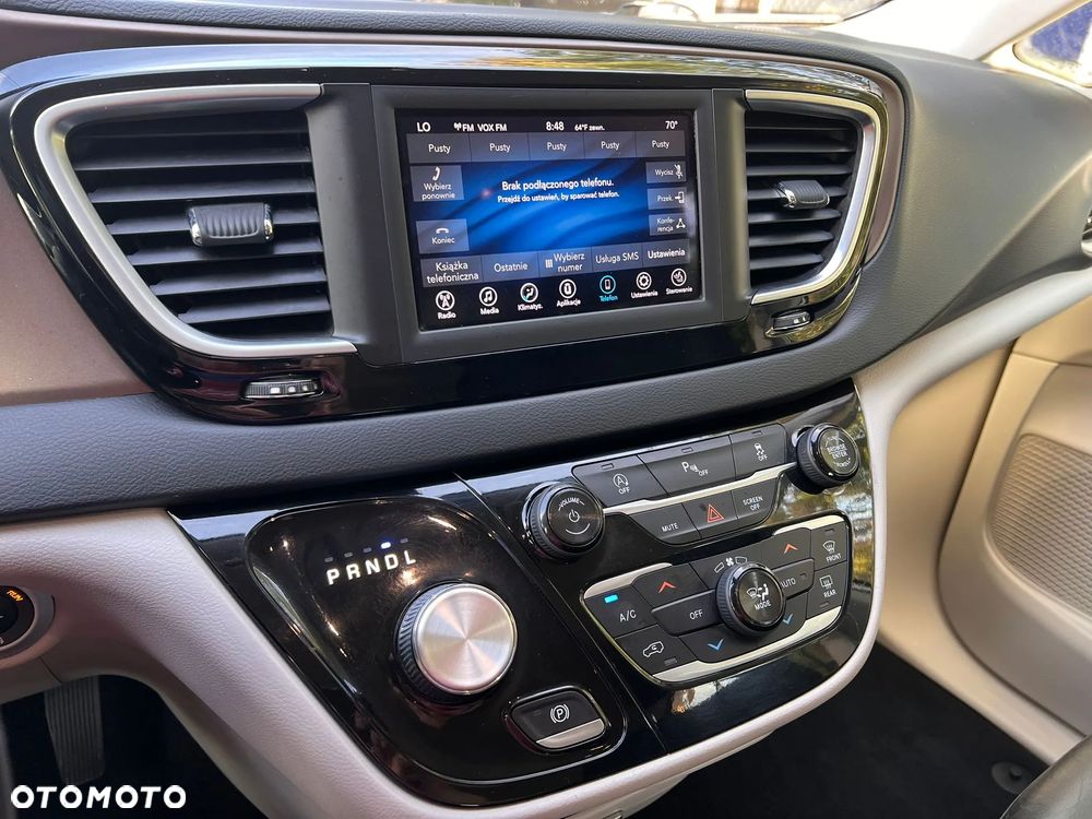 Chrysler Pacifica - 13