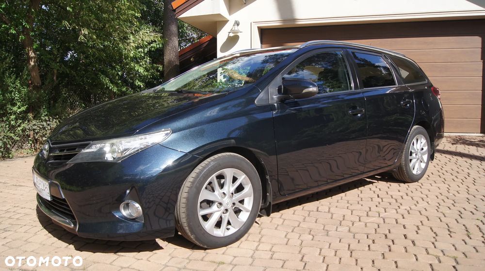 Toyota Auris 1.6 Valvematic Comfort - 1