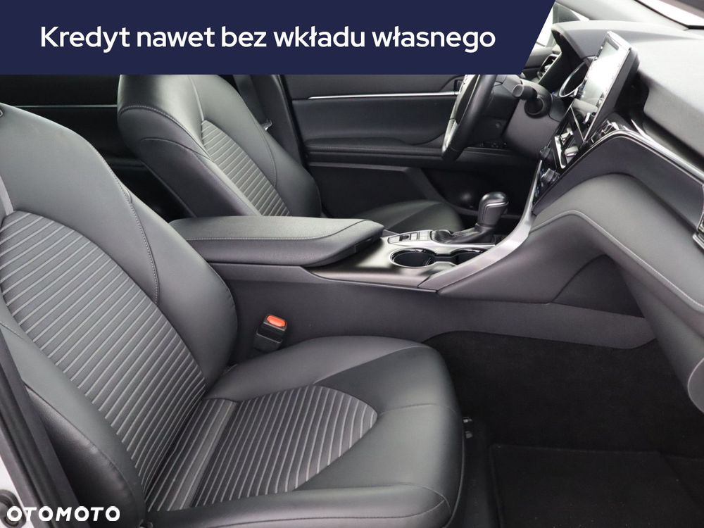 Toyota Camry - 10