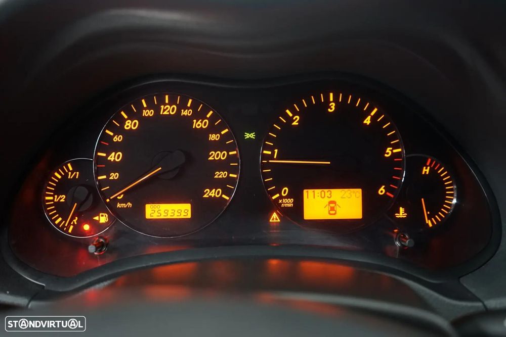Toyota Avensis SW 2.0 D-4D Exclusive - 17