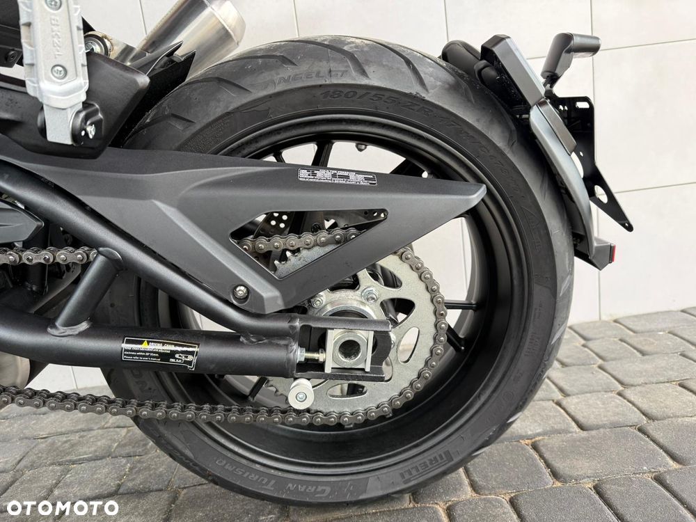 Benelli 752 S - 8