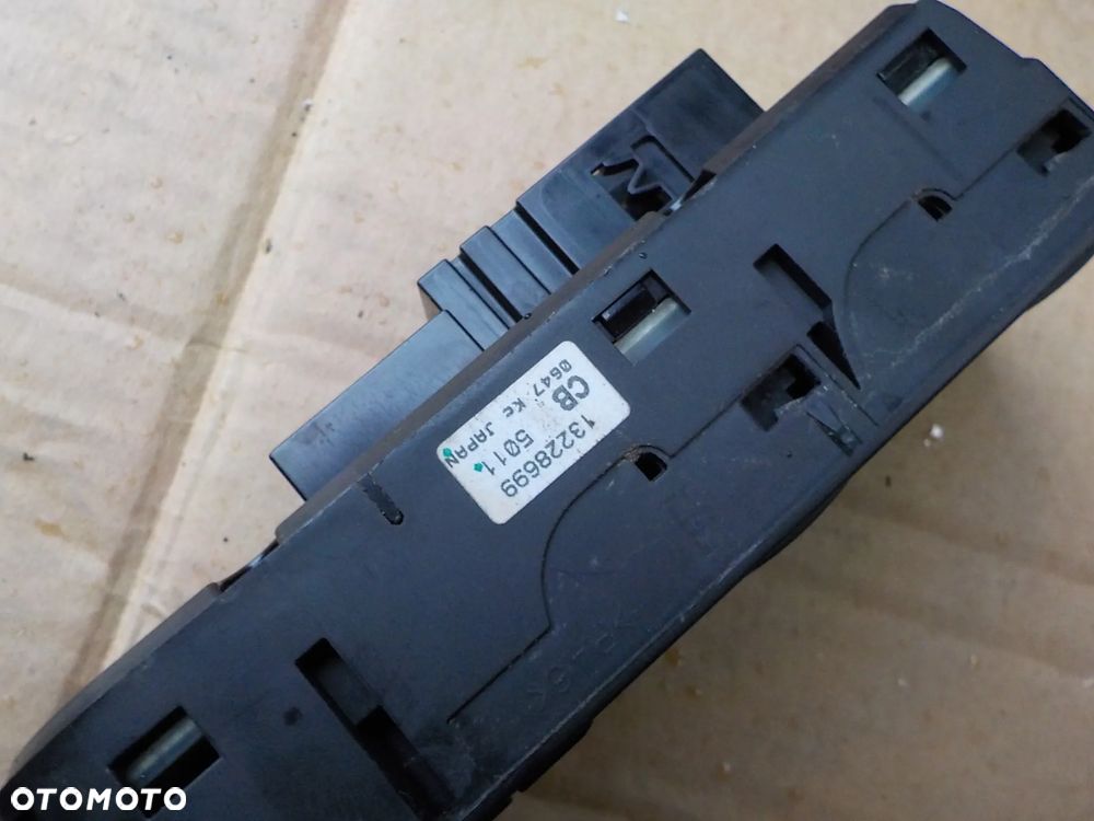 panel przełącznik szyb opel zafira b 13228699 CB - 2