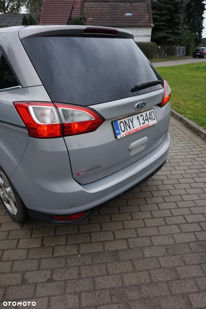 Ford Grand C-MAX - 11