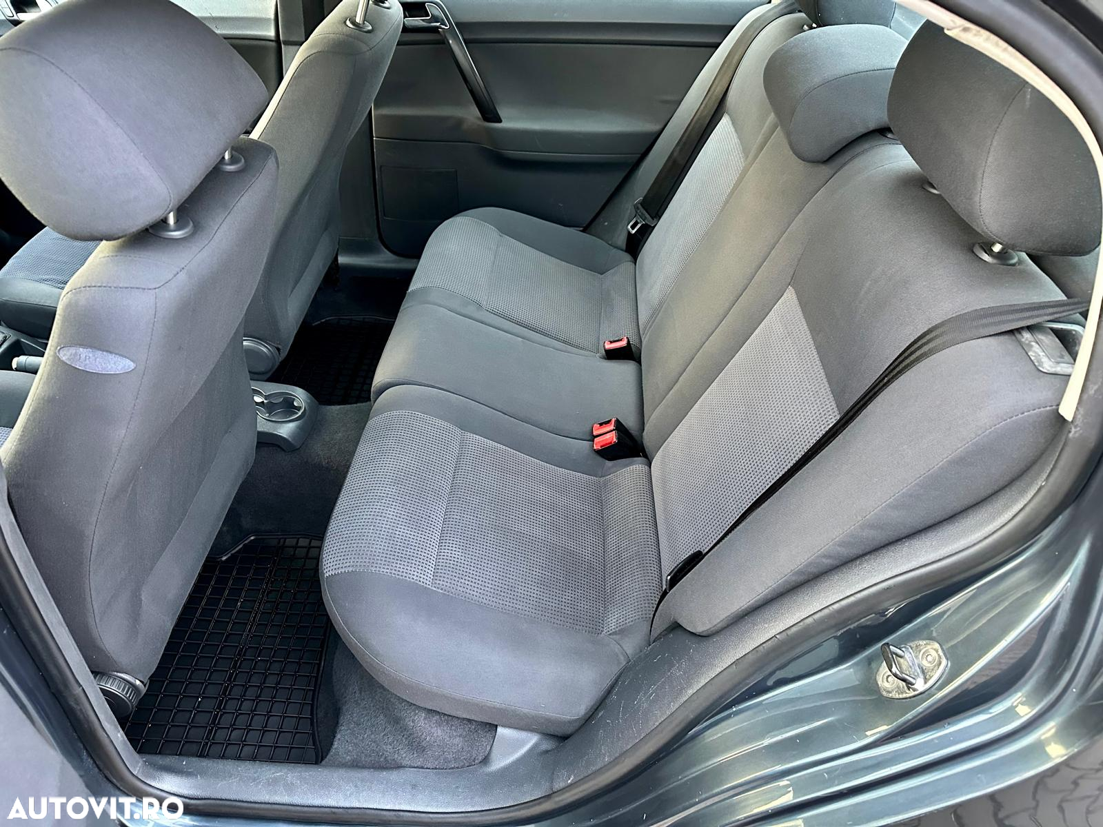 Volkswagen Polo 1.9 SDI Special - 6