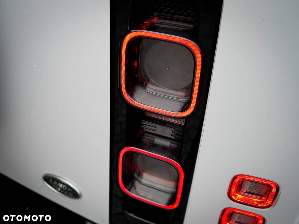 Land Rover Defender 5.0 P525 V8 - 14