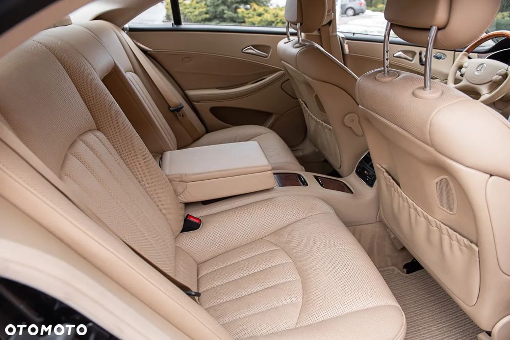 Mercedes-Benz CLS 500 - 27