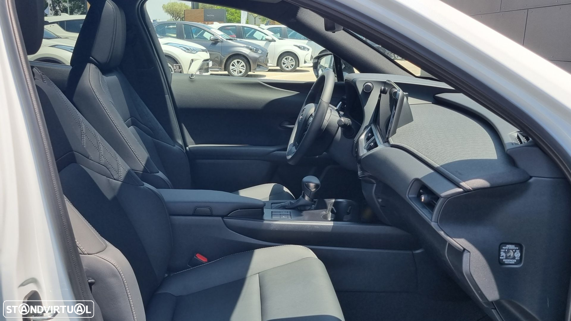 Lexus ux-250h Sport (Ecrã 12.3) - 6