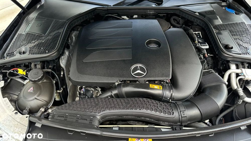 Mercedes-Benz Klasa C 300 9G-TRONIC AMG Line - 30