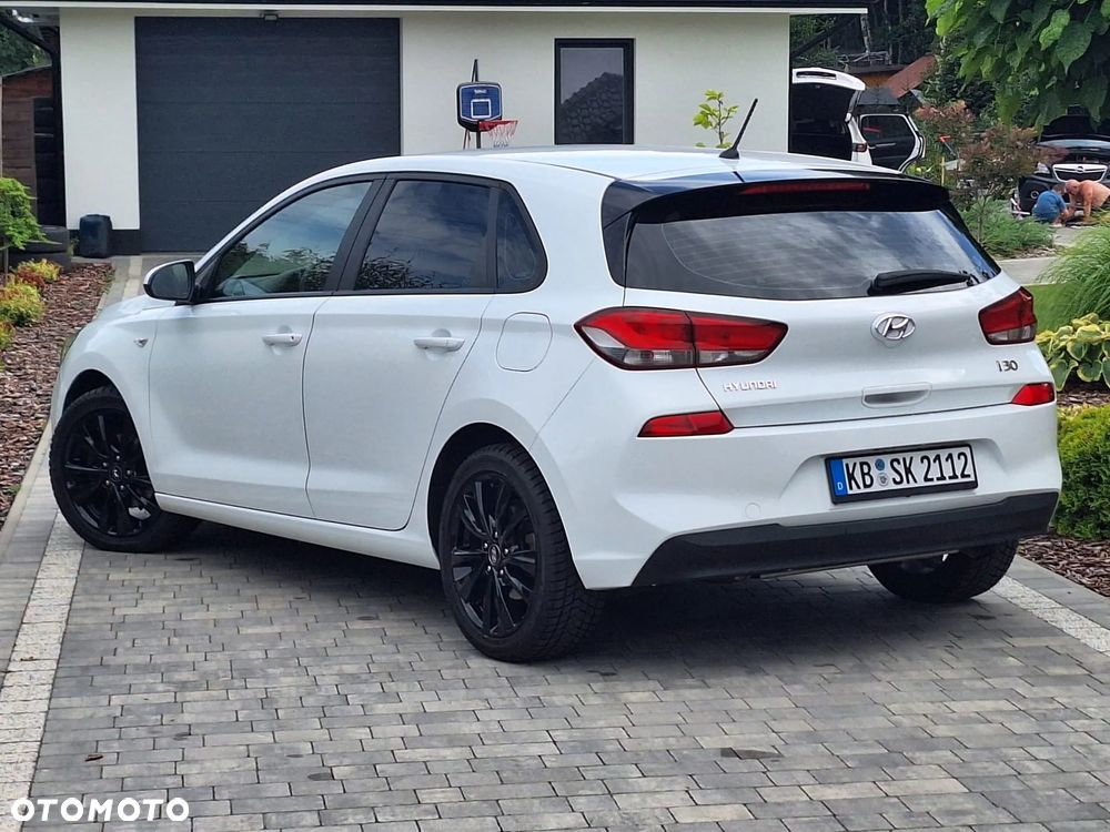 Hyundai i30 1.4 Family - 13