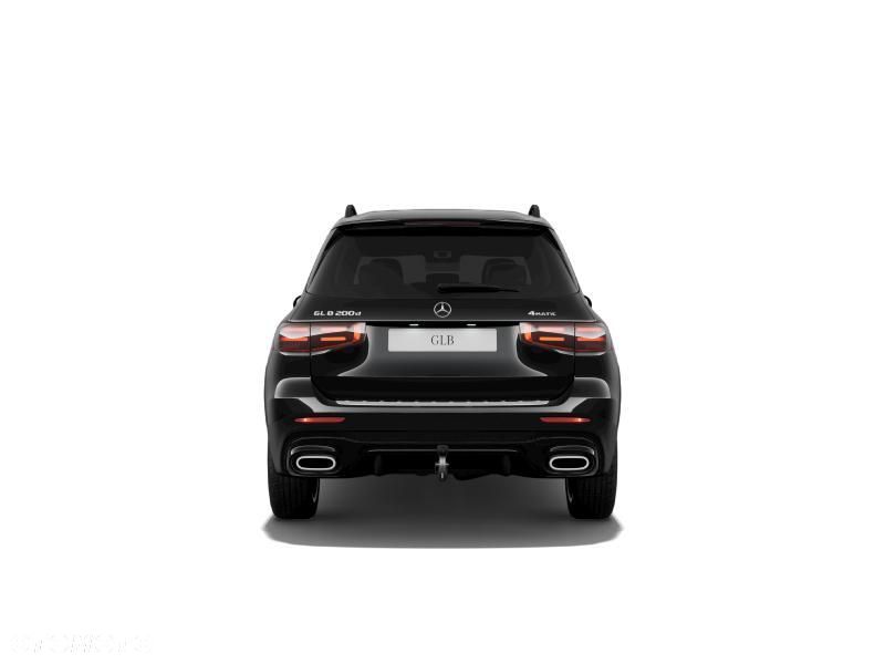 Mercedes-Benz GLB - 4