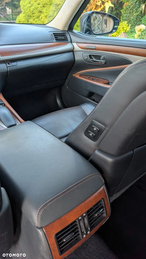 Lexus LS 460 Elite AWD - 24