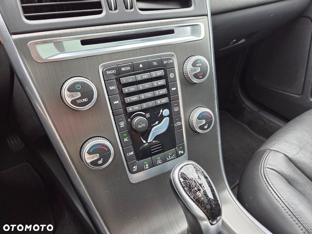 Volvo XC 60 T6 AWD Geartronic Summum - 16