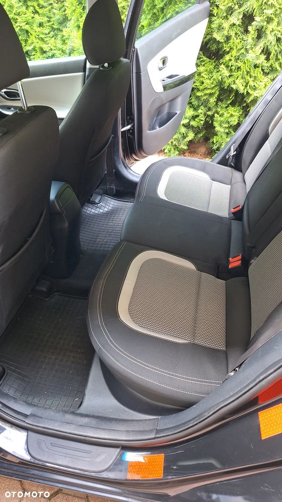 Kia Ceed - 27