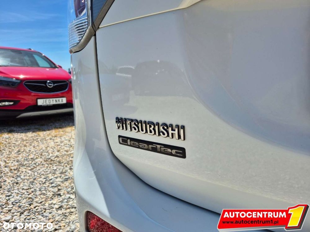 Mitsubishi Outlander - 12
