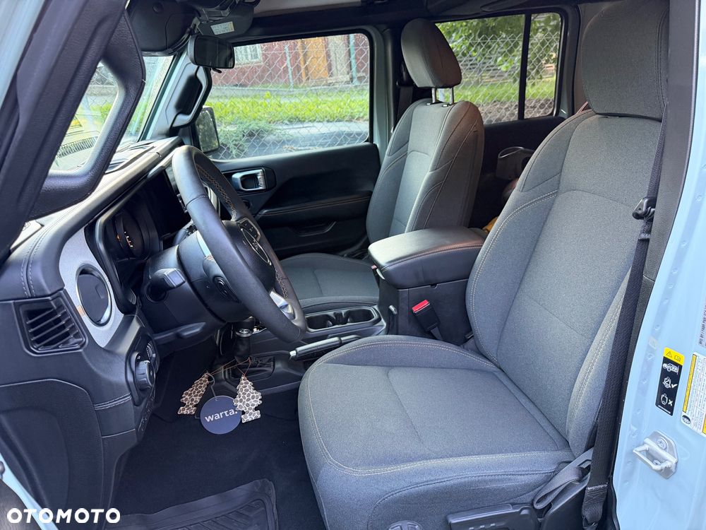 Jeep Wrangler - 22