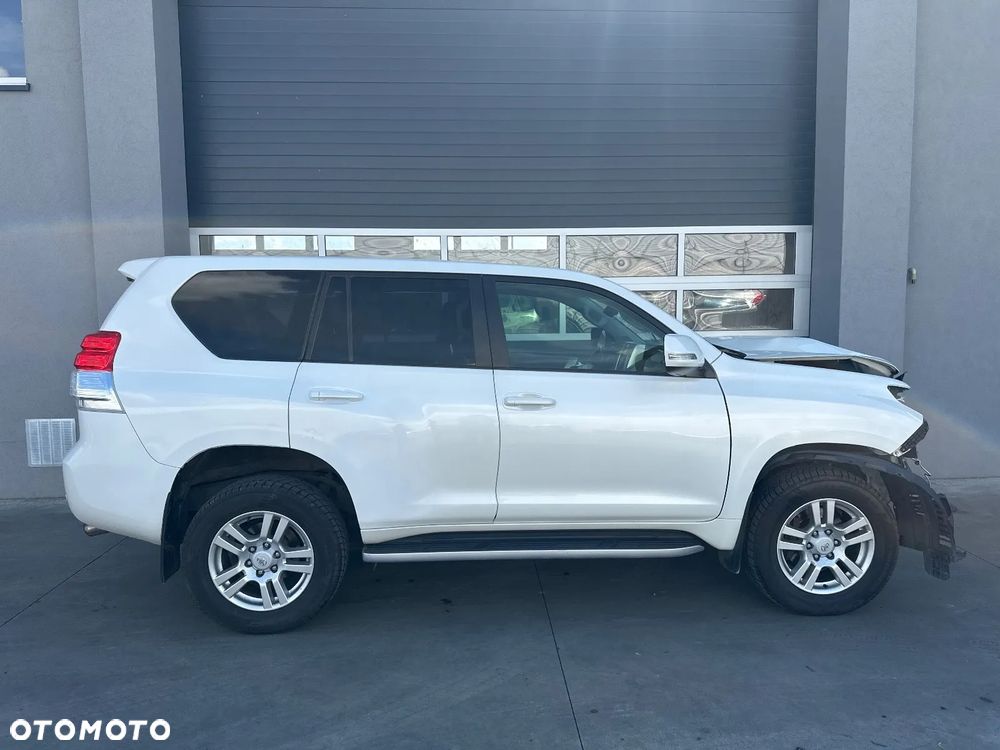 Toyota Land Cruiser LC 3.0 D-4D Prestige - 6
