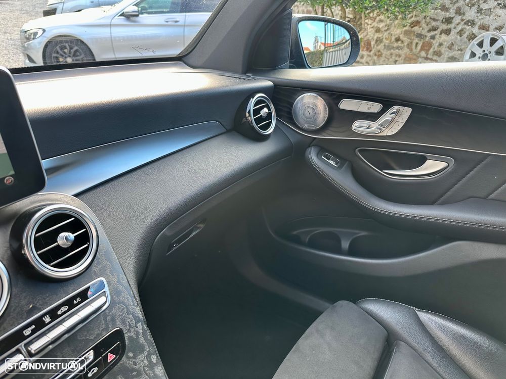 Mercedes-Benz GLC 300 e Coupe 4Matic 9G-TRONIC AMG Line - 28