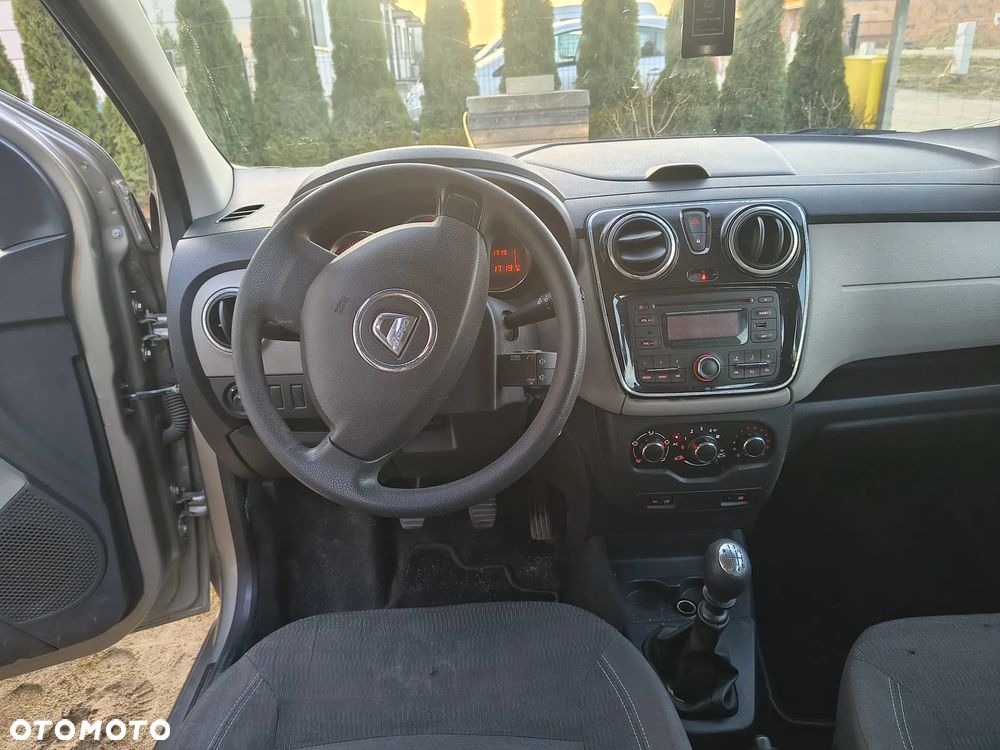 Dacia Lodgy 1.5 dCi Stepway - 9