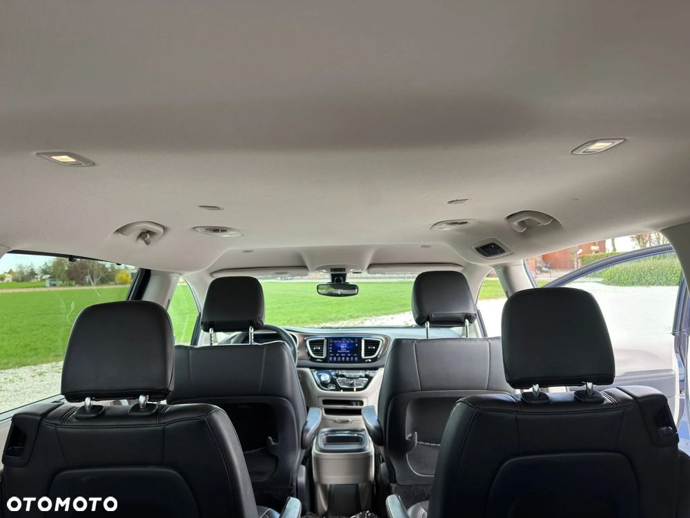 Chrysler Pacifica - 13