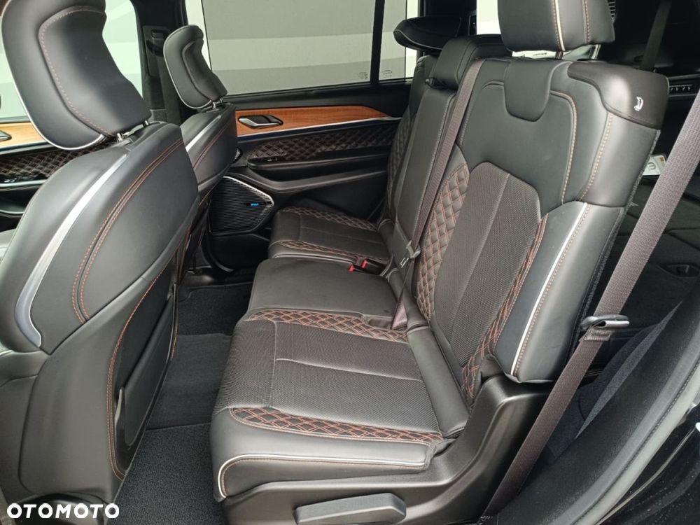 Jeep Grand Cherokee - 8