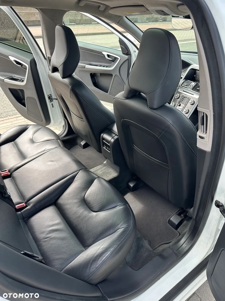 Volvo XC 60 T5 Geartronic Momentum - 16
