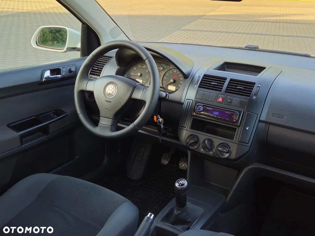 Volkswagen Polo 1.4 Comfortline - 32