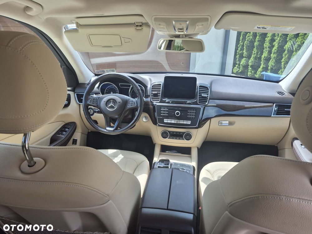 Mercedes-Benz GLE - 31