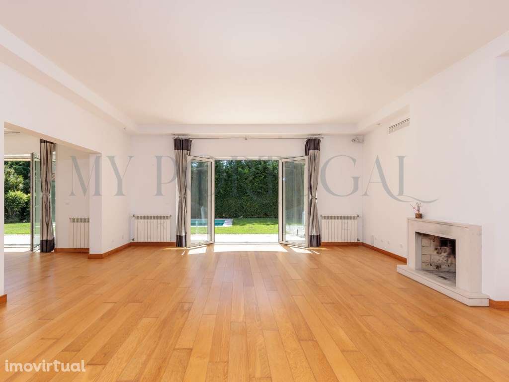 Oásis de Luxo: Moradia T4 com Piscina no Exclusivo Penha Longa Resort - Grande imagem: 5/42