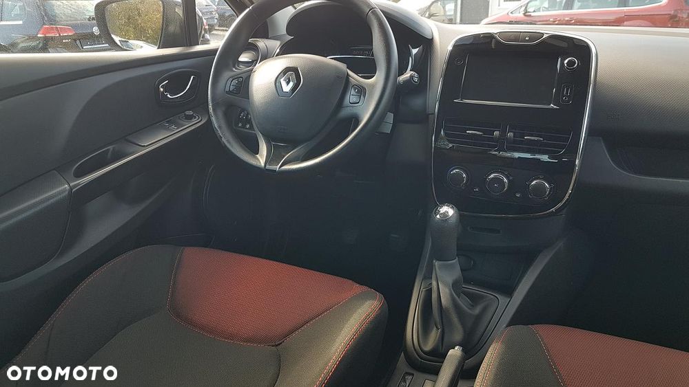 Renault Clio 1.2 16V 75 Life - 17