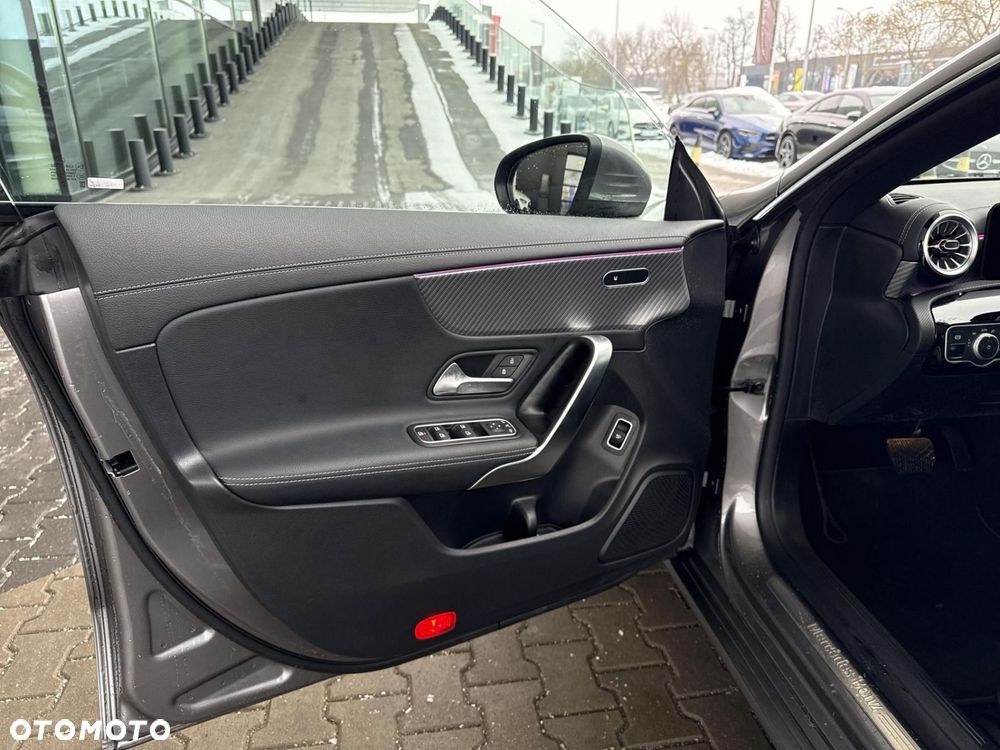 Mercedes-Benz CLA - 11