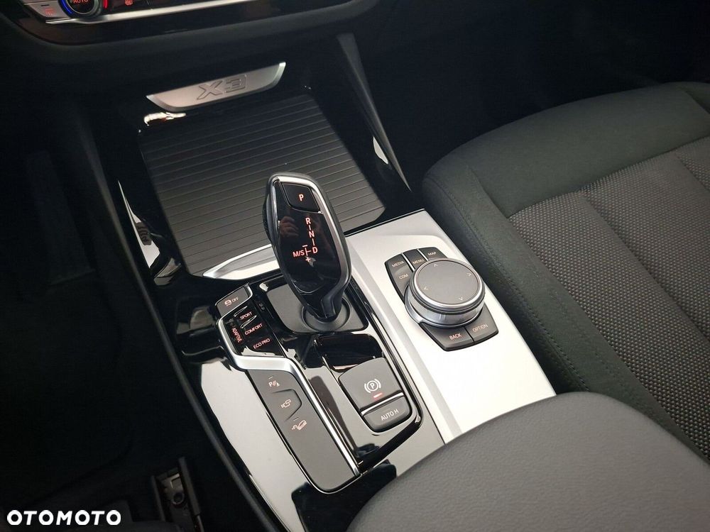 BMW X3 xDrive30i Advantage - 17