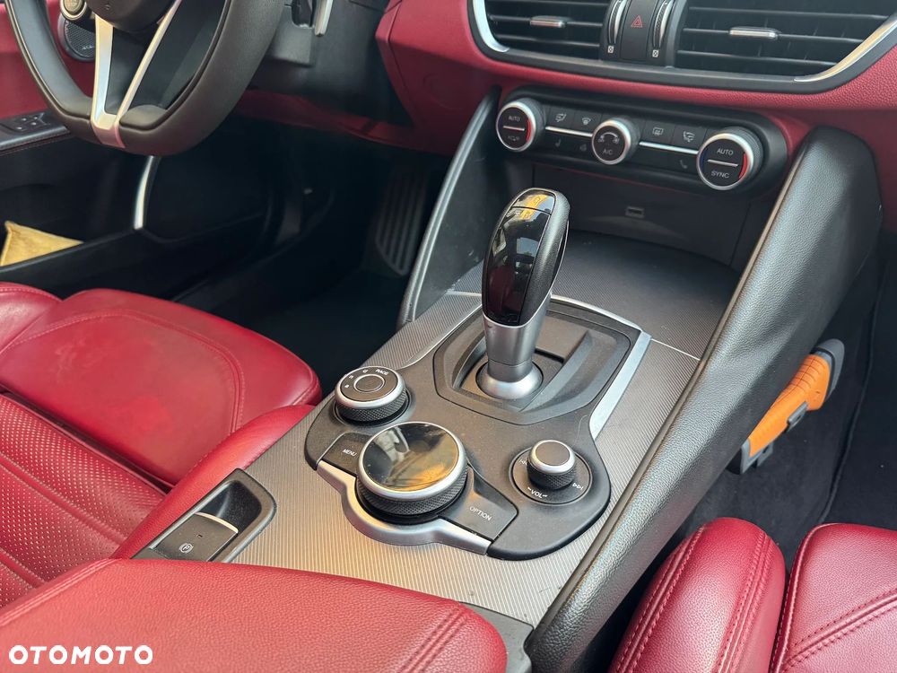 Alfa Romeo Giulia 2.0 Turbo Super - 23