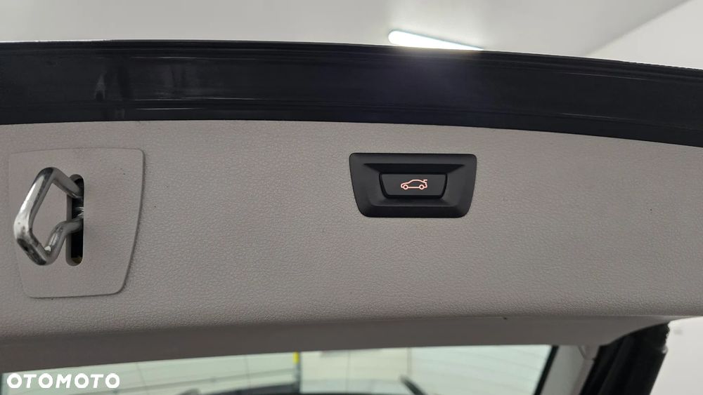 BMW Seria 3 320d Efficient Dynamics Luxury Line - 11
