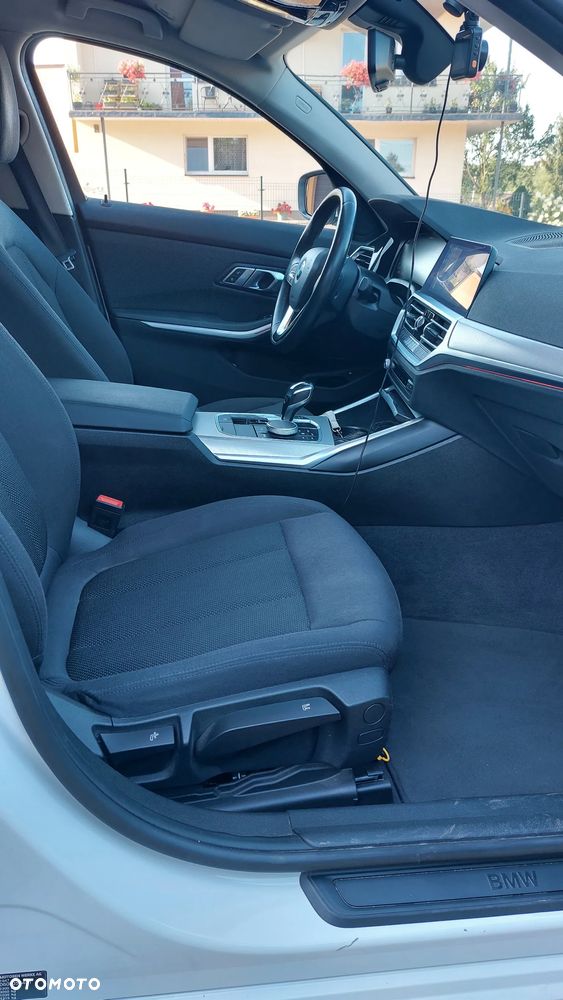 BMW Seria 3 330e - 15