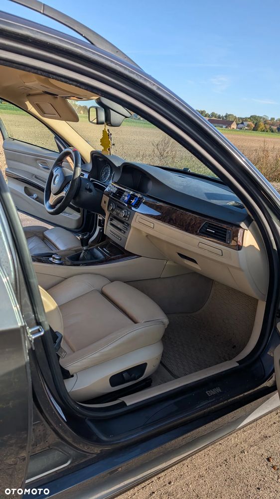 BMW Seria 3 325d - 9