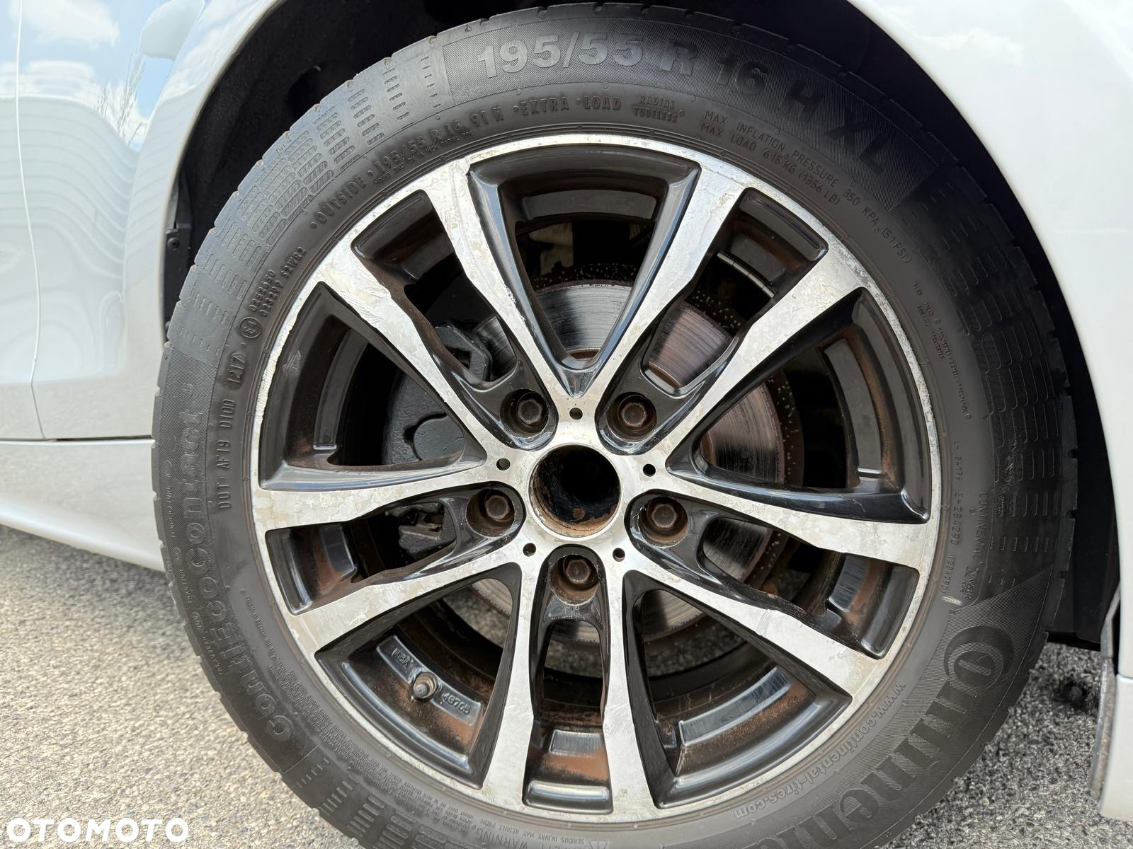 BMW Seria 1 - 22