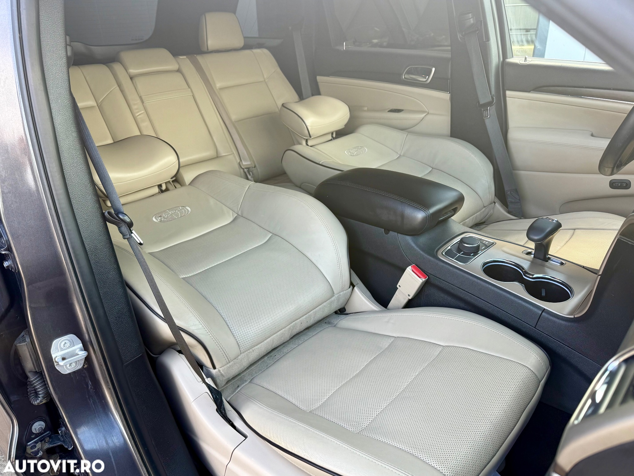 Jeep Grand Cherokee - 11