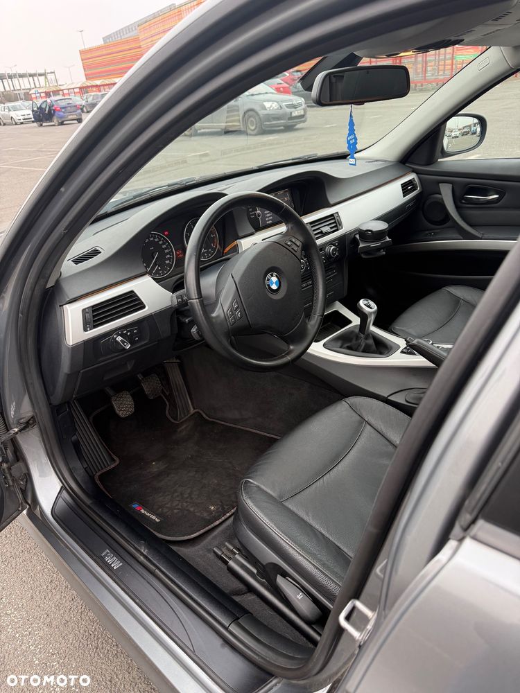 BMW Seria 3 318i - 9
