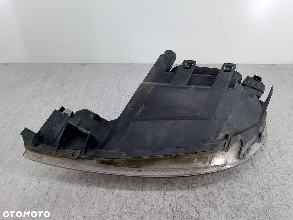 LAMPA PRZÓD PRAWA PEUGEOT 206 9628666780 89001770 - 3