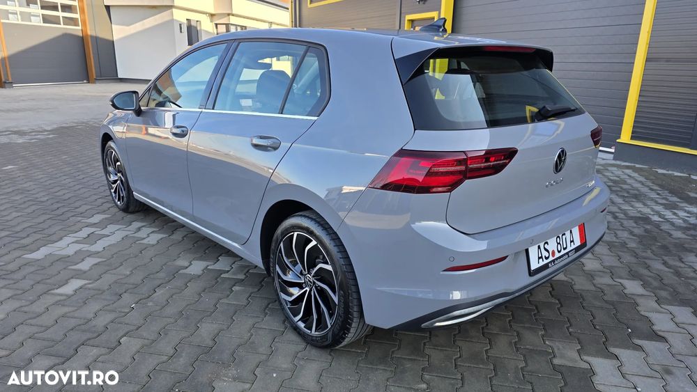 Volkswagen Golf Standard - 28