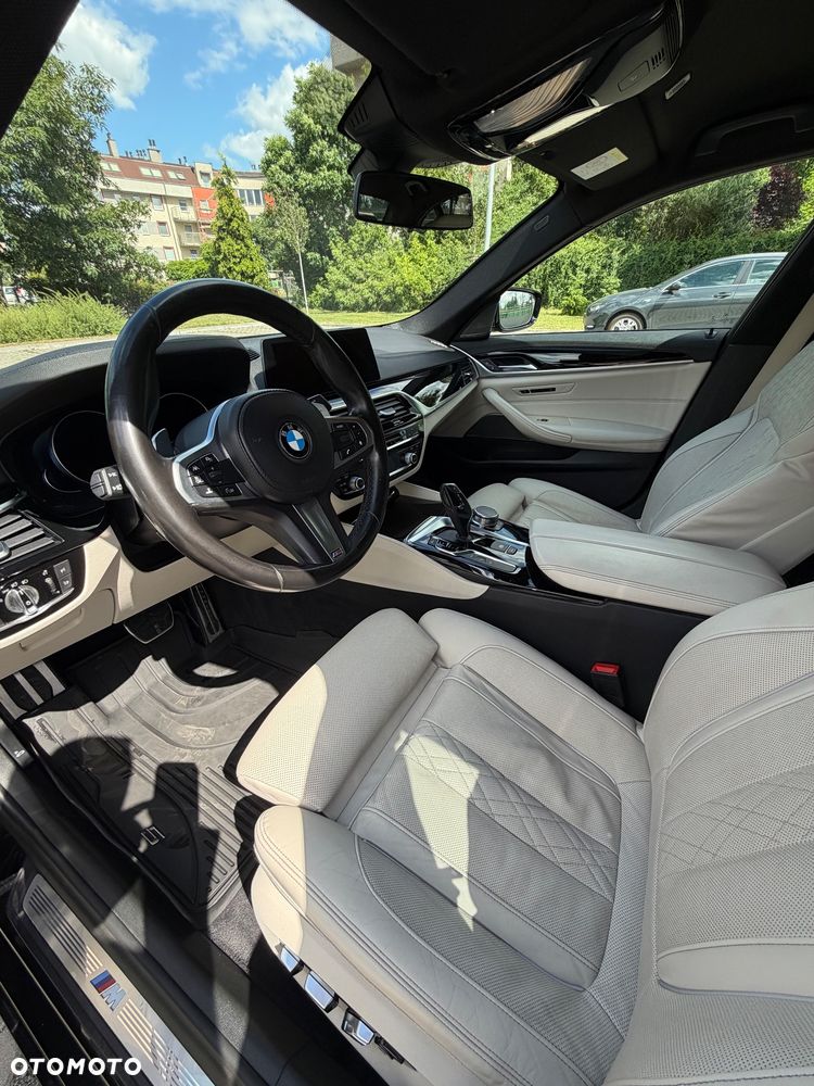 BMW Seria 5 530e iPerformance M Sport sport - 12