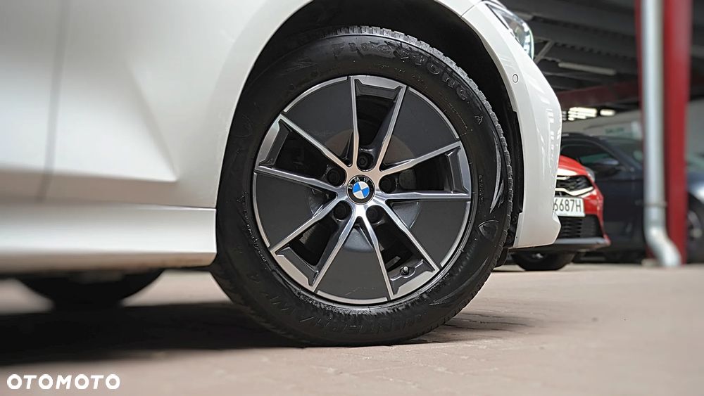 BMW Seria 3 318i Advantage sport - 38