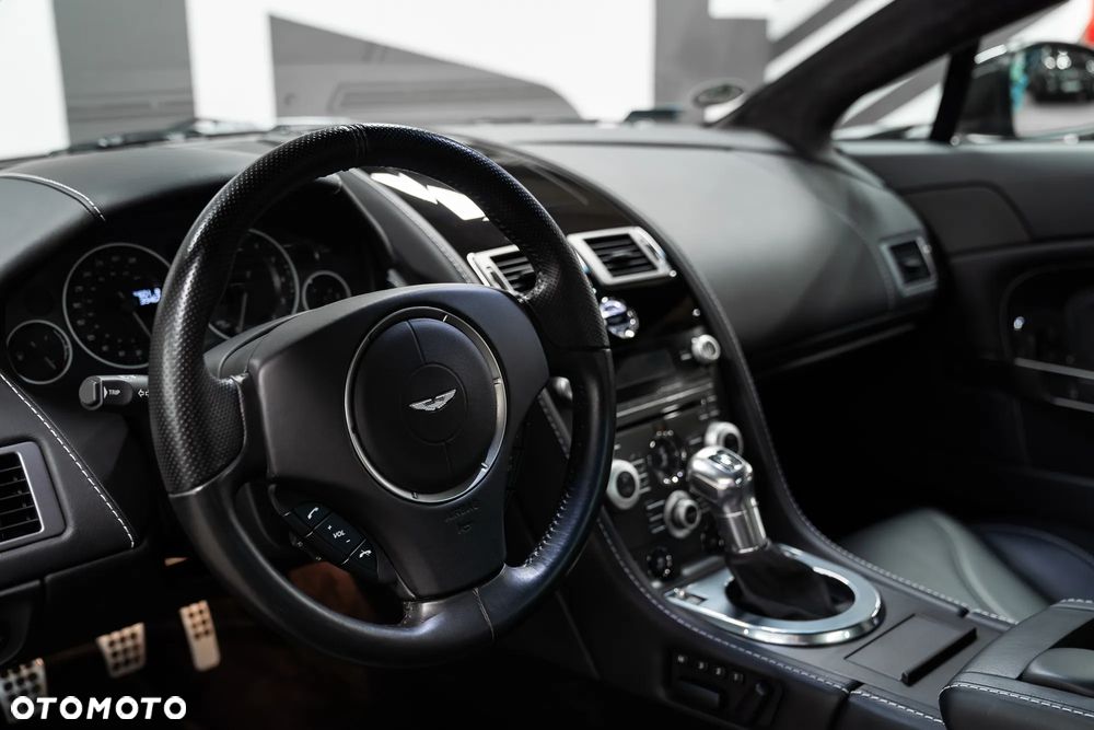 Aston Martin V12 Vantage - 26