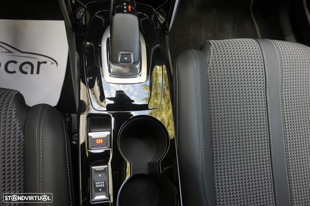 Peugeot 2008 1.2 PureTech GT EAT8 - 27