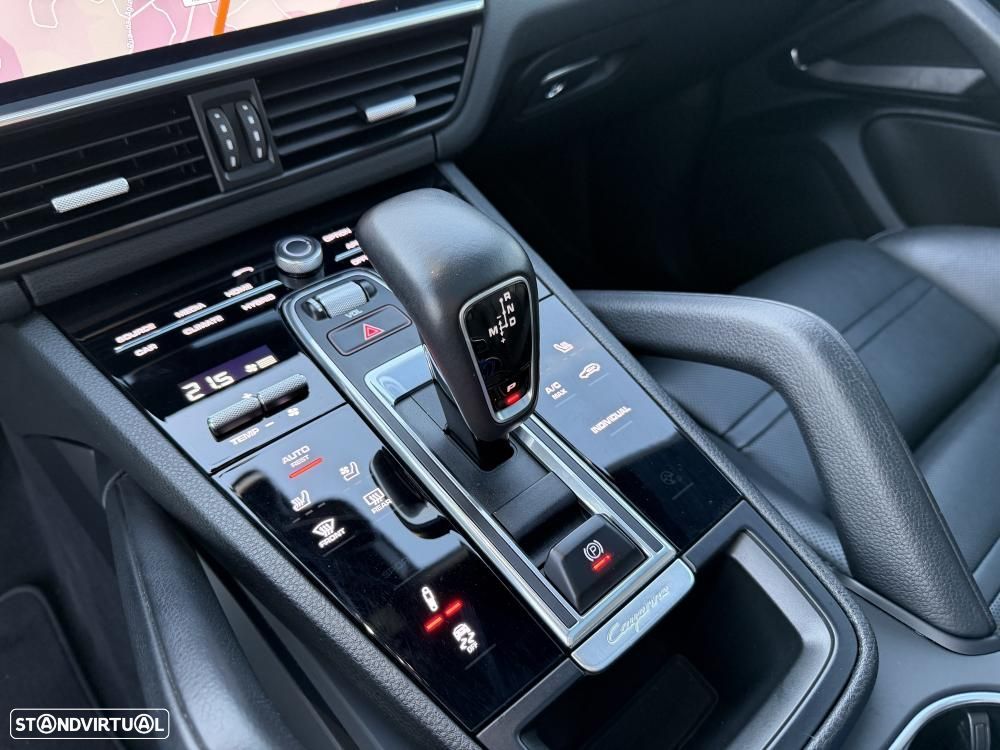 Porsche Cayenne Coupé E-Hybrid Platinum Edition - 25