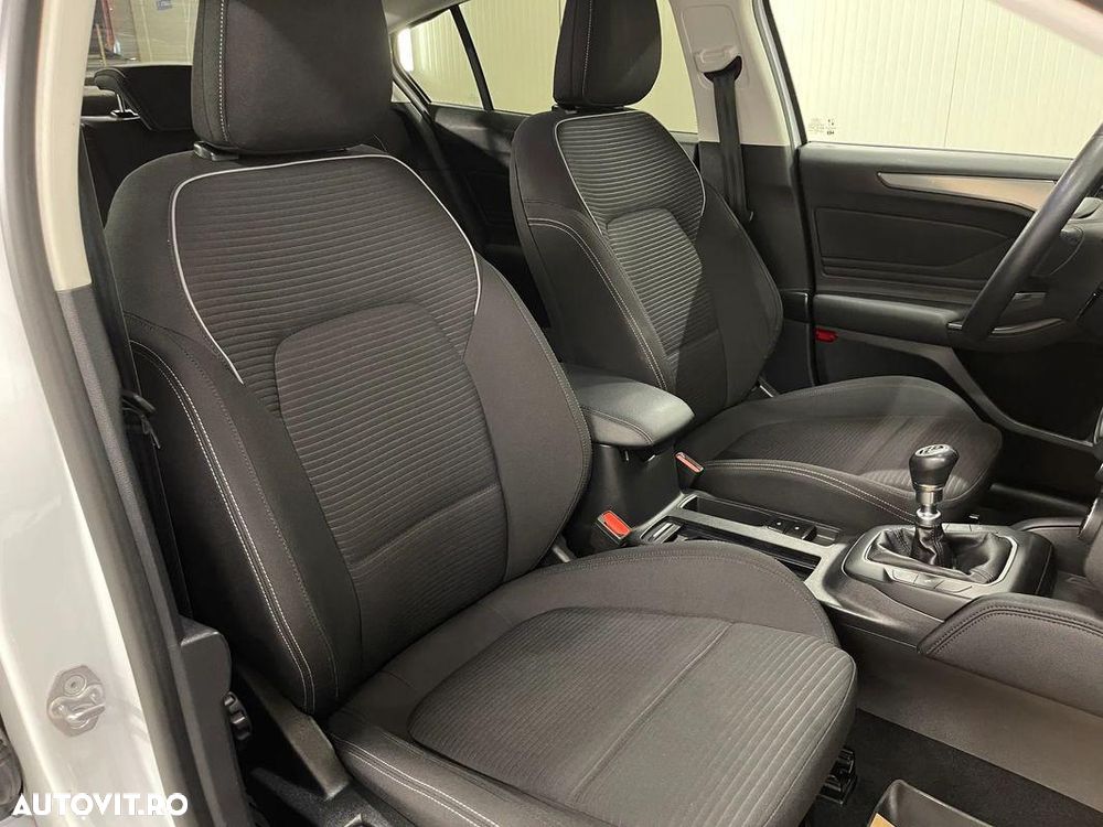 Ford Focus 1.5 EcoBlue Titanium - 9