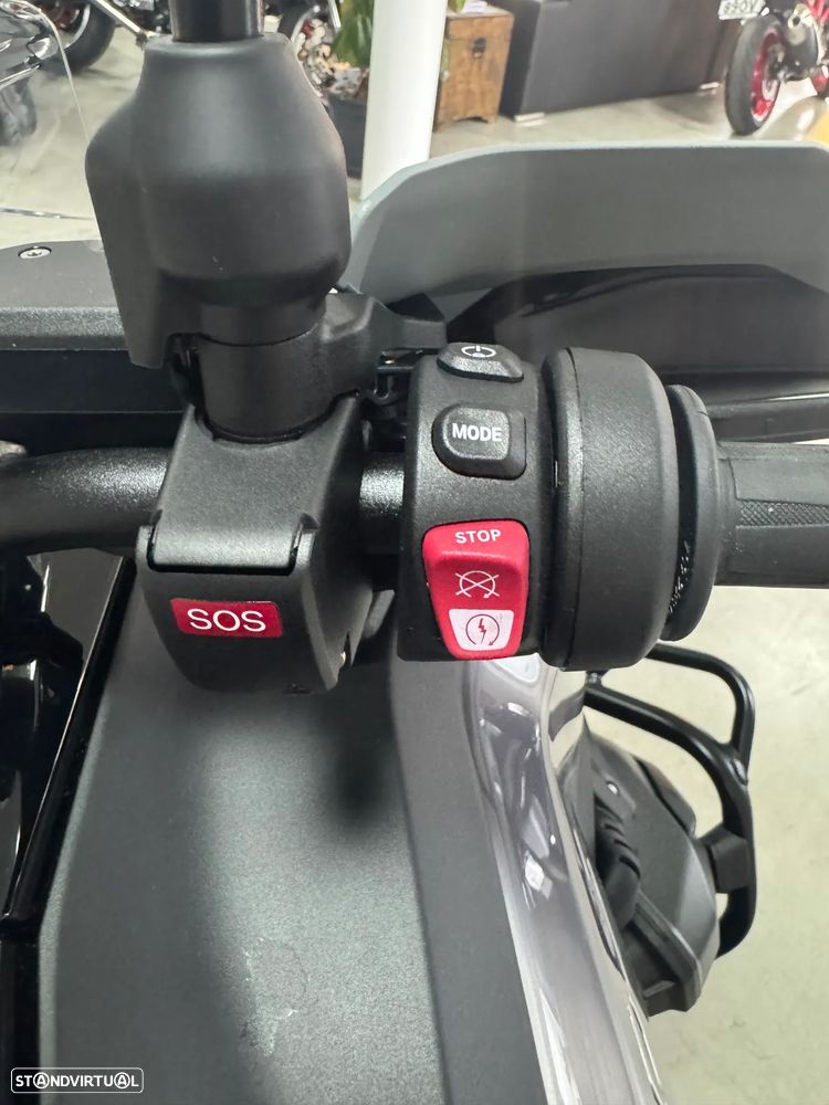 BMW R 1300 GS Adventure R1300GSA TRIPLE BLACK automática - 2