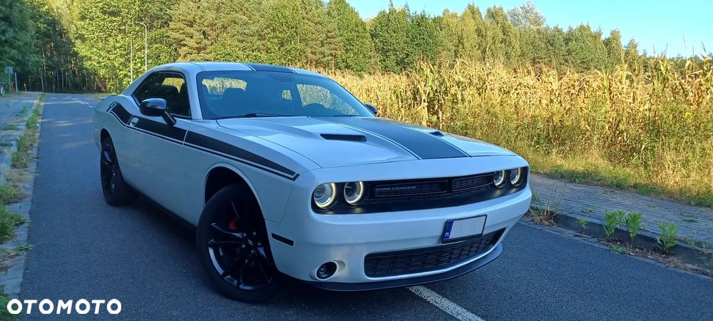 Dodge Challenger - 10