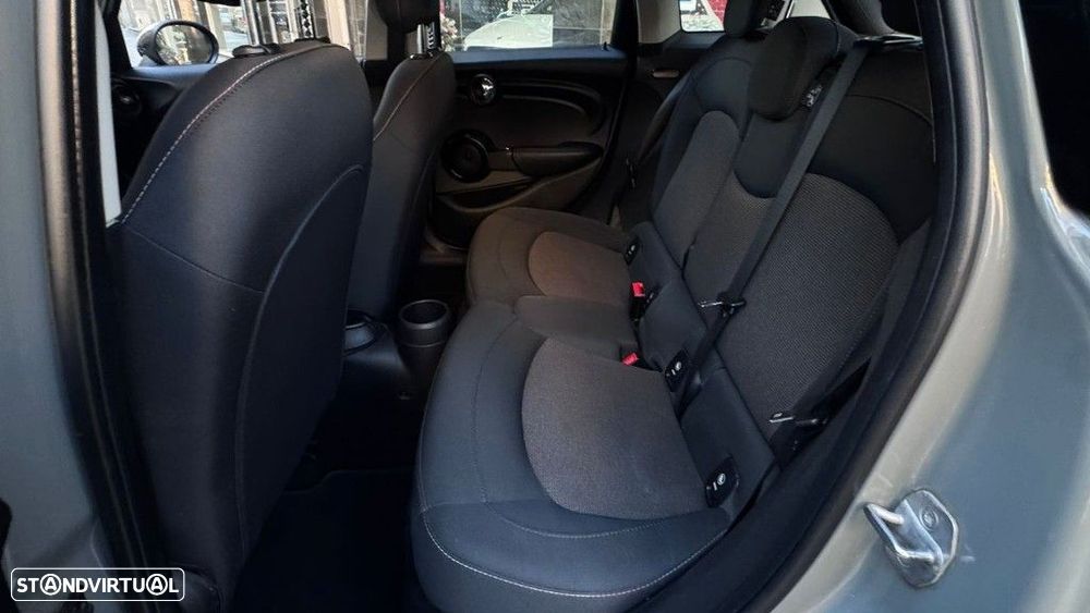 MINI 5 Portas Cooper D Aut. - 11